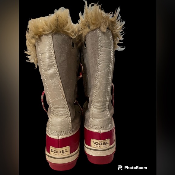 Sorel winter boots quality waterproof winter boots. Brick red w/fur lined upper. - Picture 2 of 7